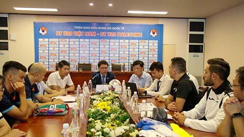 Tổ trọng tài Việt Nam điều khiển trận đấu giữa U20 Việt Nam và U20 Palestine